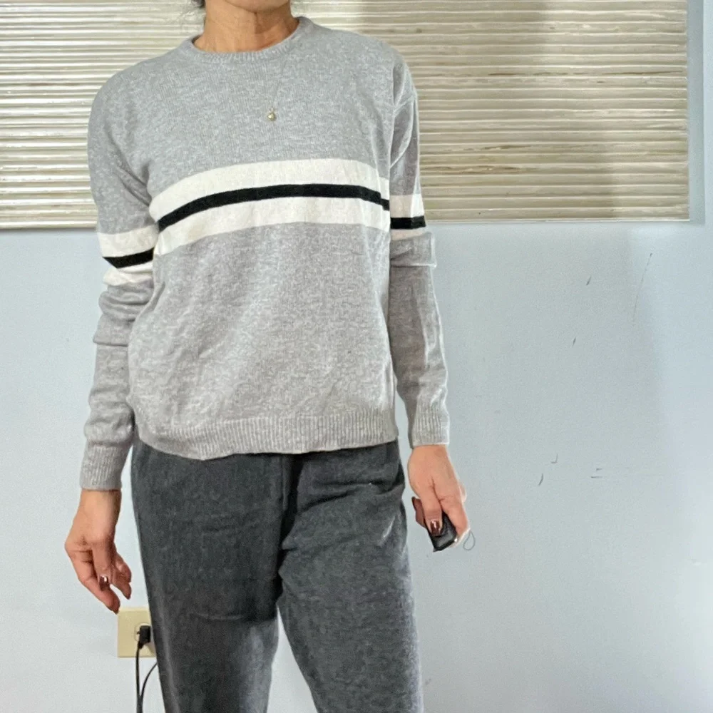 Brandy Melville Bernadette cashmere blend striped center sweater - Picture 3 of 13